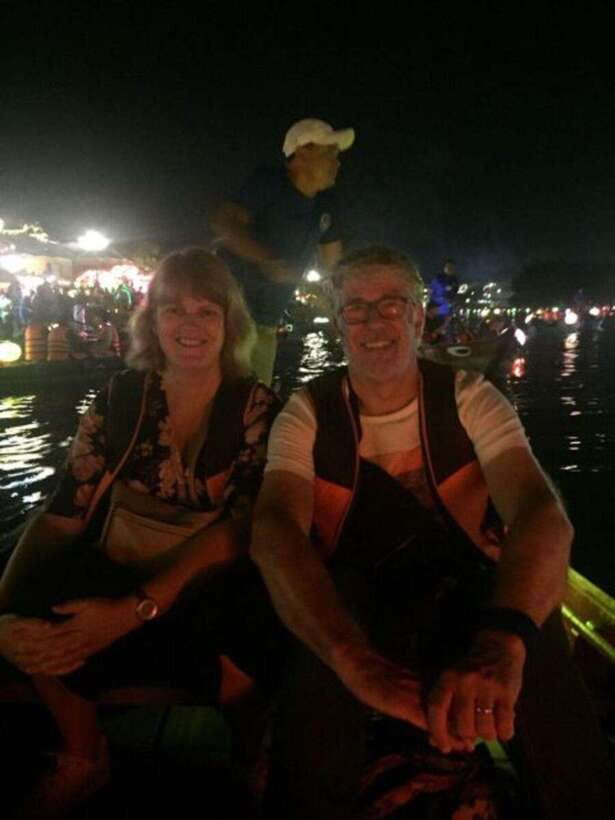 Hoi An: Private night boat Trip & release lantern on river - Timing: Why the 18:00 to 19:00 Window Matters