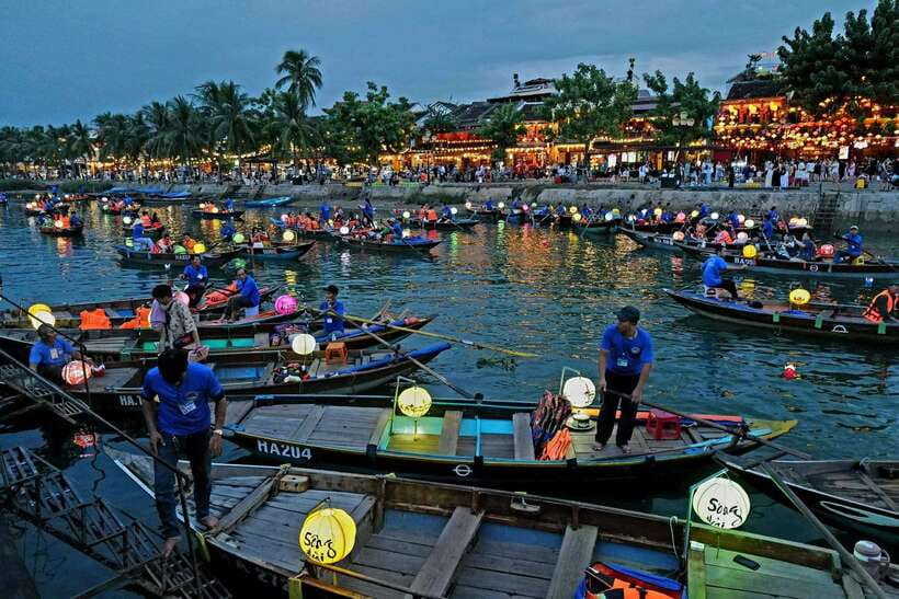 Hoi An: River Lantern Boat Experience with Free 5G eSIM - Why a 20-minute ride works in Hoi An
