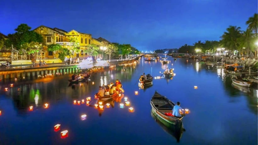 Hoi An: River Lantern Boat Experience with Free 5G eSIM - Herbal tea, night market, and Old Town time
