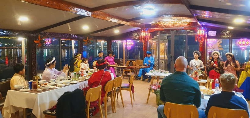 Hue: Perfume River Dinner Cruise with Traditional Show - Costumes, lanterns, and the best photo moments