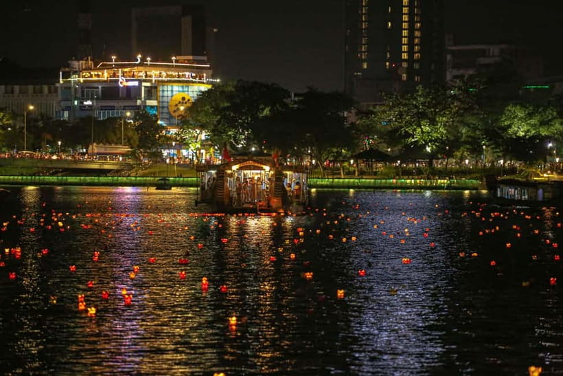 Hue: Perfume River Dinner Cruise with Traditional Show - Who gets the best value from the $15 price