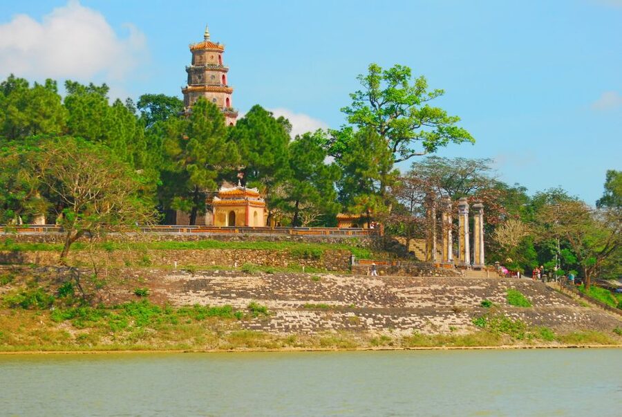Hue: Sunset Cruise along Perfume River - Thien Mu Pagoda and Ha Khe Hill