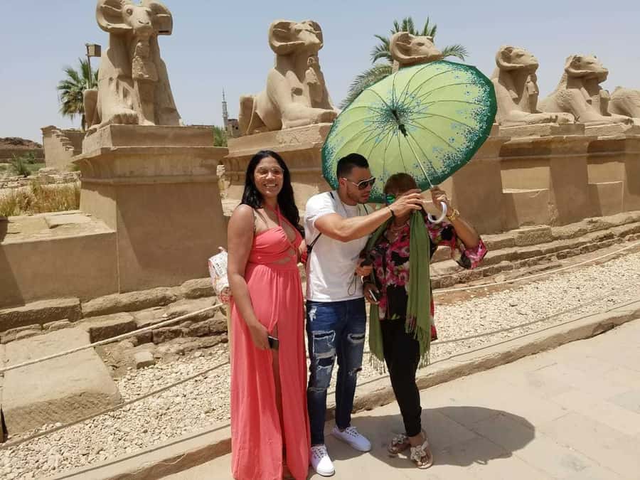 Hurghada: 5 Days Nile Cruise with Guided Tours & Abu Simbel - Guides, meals, and the human side of the trip