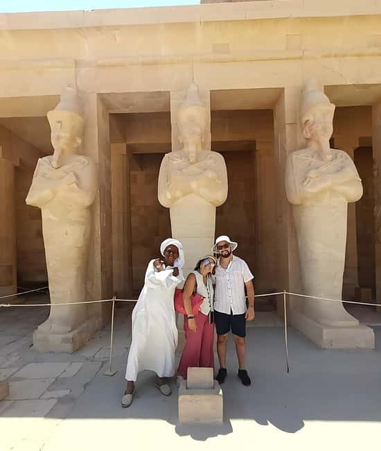 Hurghada: Small Group Day Tour to Luxor with Nile Boat - Karnak Temple and the scale of ancient Egypt
