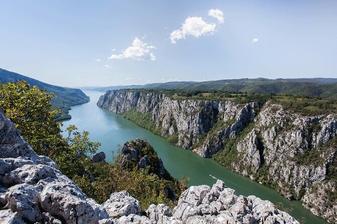 Iron Gate NP Tour with 1-hour speedboat ride + 2 viewpoints - Transport, guides, and group size