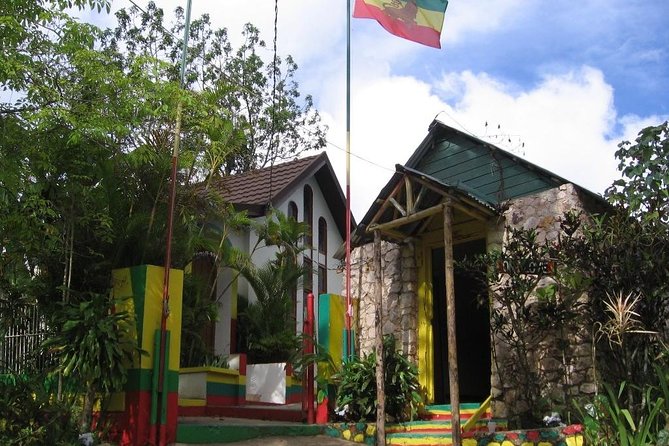 Jamaica Combo Tour: Dunn's River Falls and Bob Marley’s Nine Mile - The road to Nine Mile