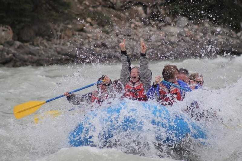 Jasper: Athabasca River Mile 5 Whitewater Rafting Tour - How the guide and raft size affect the experience
