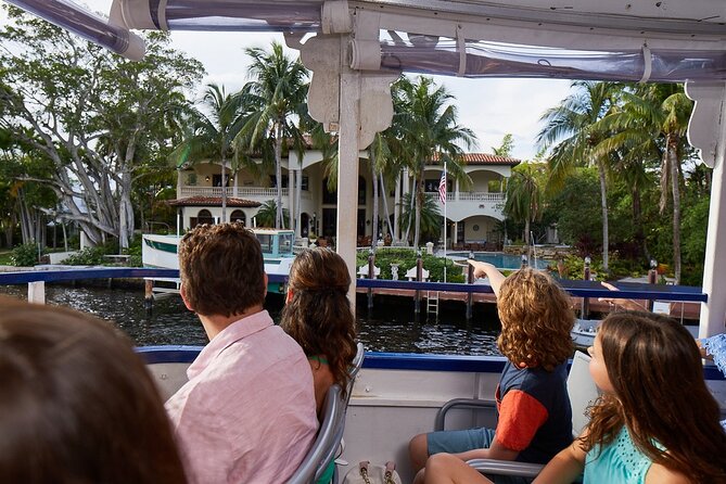 Jungle Queen Riverboat 90-Minute Narrated Sightseeing Cruise in Fort Lauderdale - Boat size, boarding, and comfort