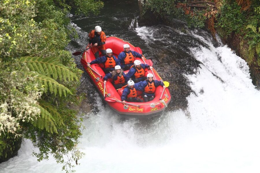 Kaituna River Rafting Grade 5 - Guides, commands, and the human side of the trip