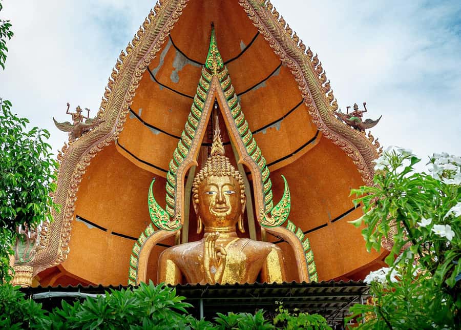 Kanchanaburi: River Kwai and Death Railway Day Tour - Guides, photos, and the small-group advantage