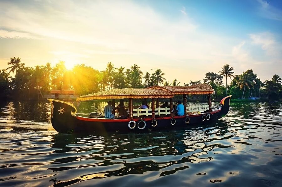 Kerala: Alappuzha River Cruise with Village Walk - Guide quality can shape the whole ride