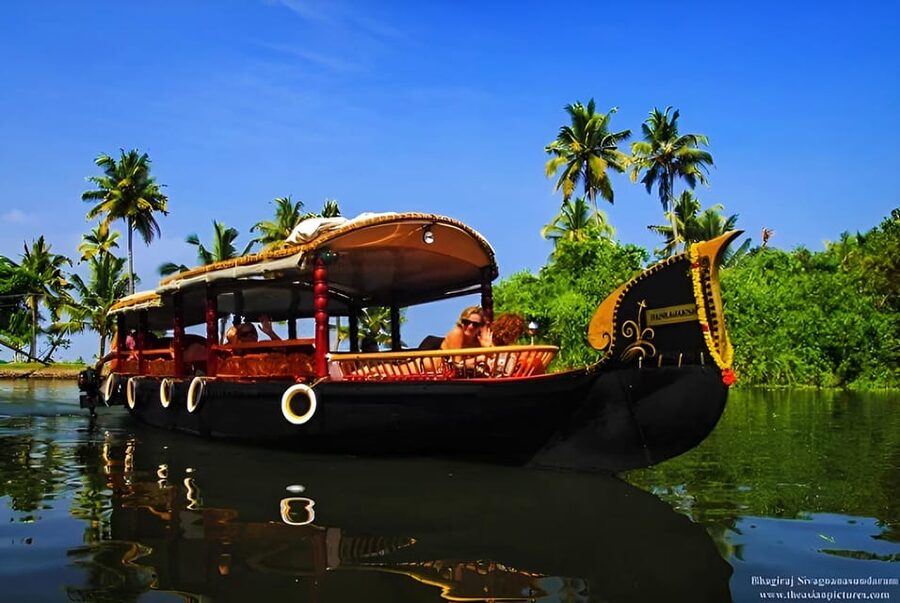 Kerala: Alappuzha River Cruise with Village Walk - Who should choose this Shikara ride?
