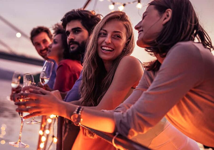 Knoxville: Sunset Dinner Cruise on Tennessee River - The sunset timing matters