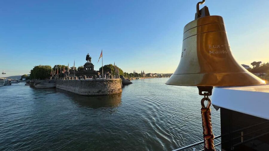 Koblenz:Rhine Valley boat tour along the castles and palaces - Boarding La Paloma at Koblenz