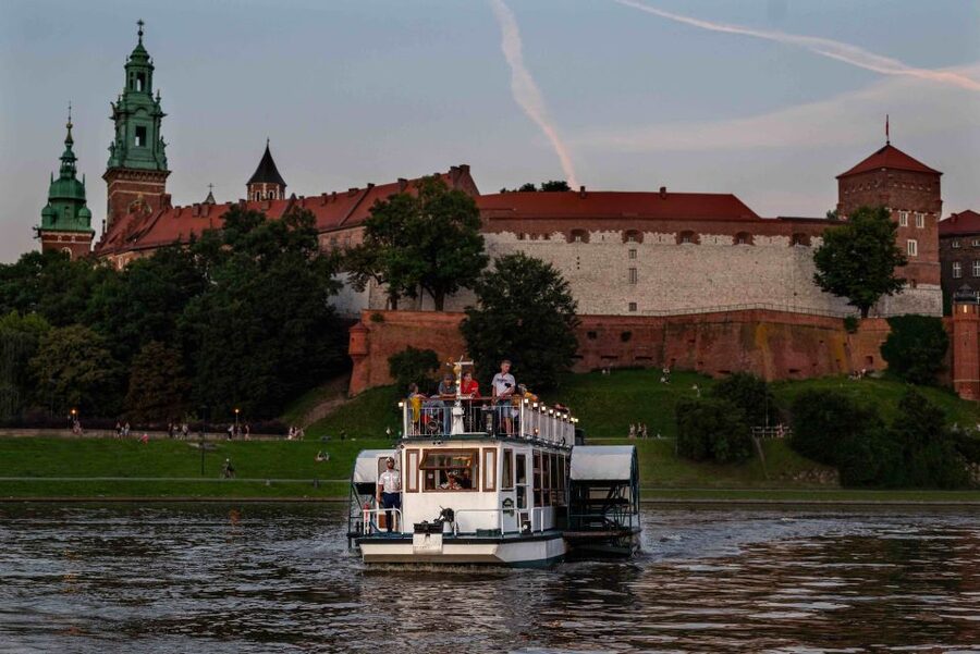Krakow: 1-Hour Evening Vistula River Cruise - Why a short Vistula cruise works so well in Krakow