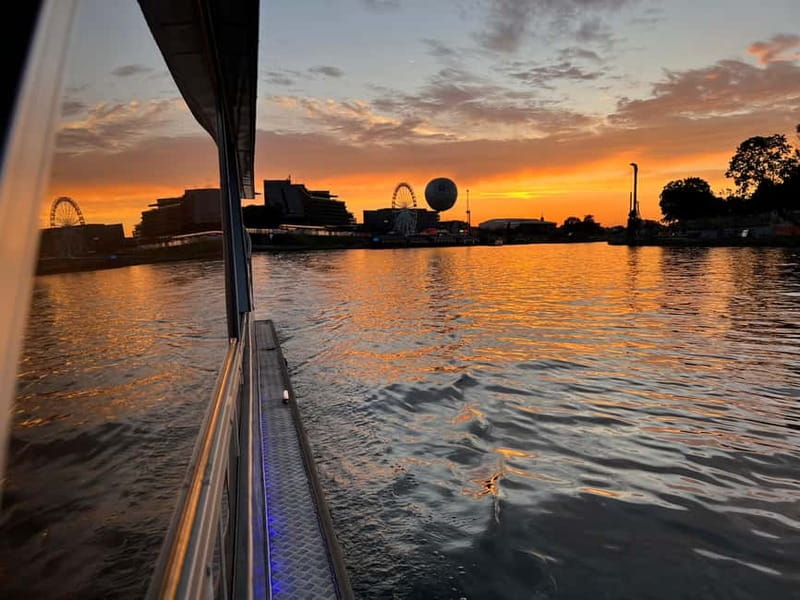 Krakow: Day or Night Vistula River Cruise with Audio Guide - From Norbertine Sisters to Wawel Hill