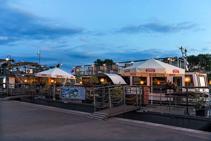 Krakow: Sightseeing Cruise by Vistula River - Why a Vistula cruise works well in Krakow