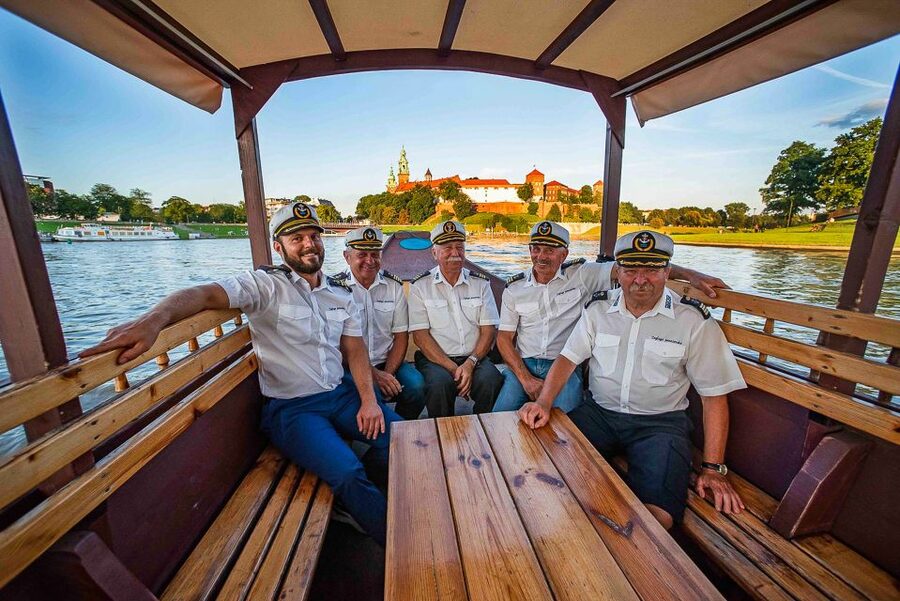 Krakow: Sightseeing Cruise by Vistula River - Who should book this cruise