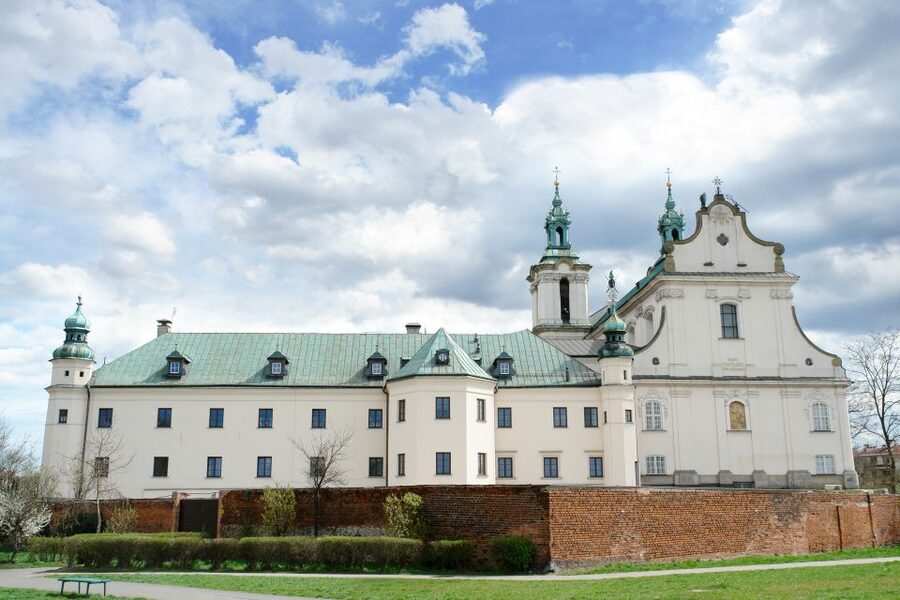 Krakow: Vistula River Cruise with Historical Views - The boat, seating, and onboard comfort
