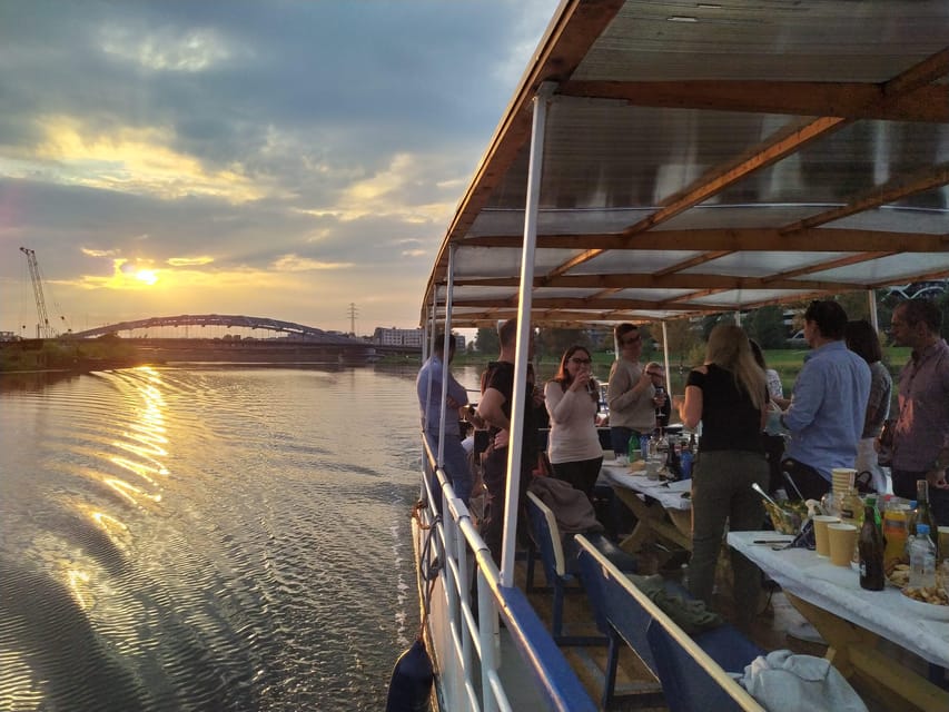 Krakow: Vistula River Cruise with Historical Views - Starting below Wawel Hill