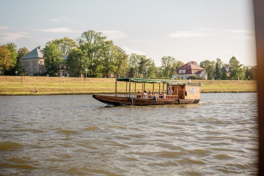 Krakow: Vistula River Sightseeing Cruise ️ - Timing, departures, and weather