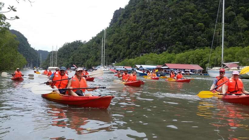 Langkawi: Kilim River Mangrove Safari Kayaking Tour - Lunch at the floating fish farm