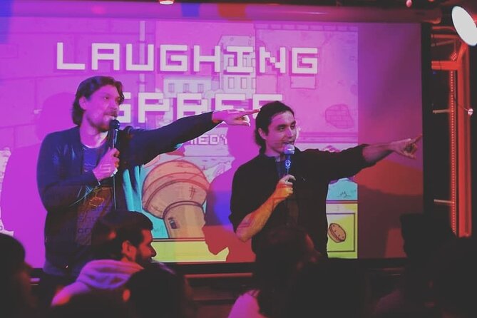 Laughing Spree - English Comedy Show on a Boat - Chris Doering sets the tone