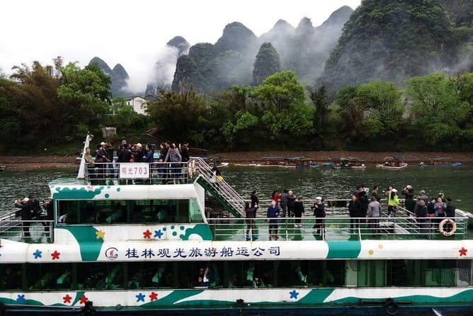 Li River Cruise and Yangshuo Private Day Tour from Guilin - What the scenery is really like from the boat