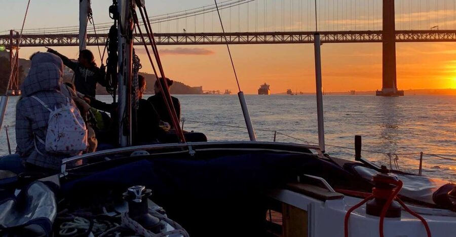 Lisbon: Enjoy a Sunset or Night Tagus River Sailboat Cruise - The north bank, Terreiro do Paço, and Cais do Sodré