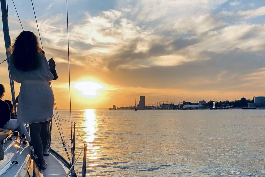 Lisbon: Luxury Private Sailing Boat Cruise on River Tagus - Practical advice before you go