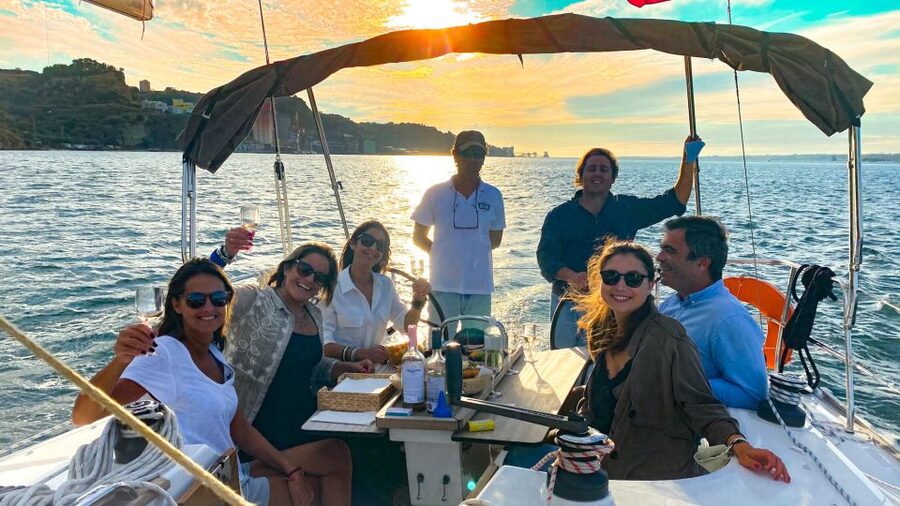Lisbon: Luxury Private Sailing Boat Cruise on River Tagus - What the private format changes