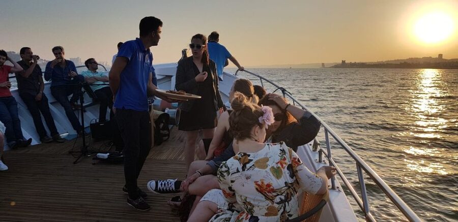 Lisbon: New Year's Eve Tagus River Cruise with Open Bar - Who will enjoy this celebration most
