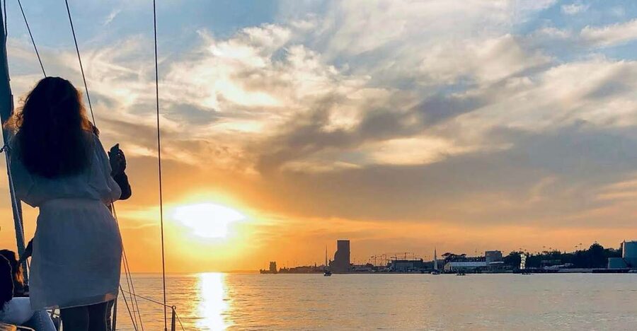 Lisbon: Private Tagus River Sunset Cruise on a Luxury Boat - Torre de Belém and the Monument to the Discoveries
