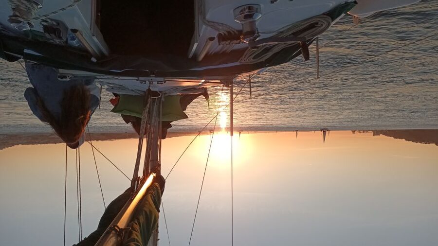 Lisbon: Sunset Cruise on The Tagus River with Welcome Drink - Key points at a glance
