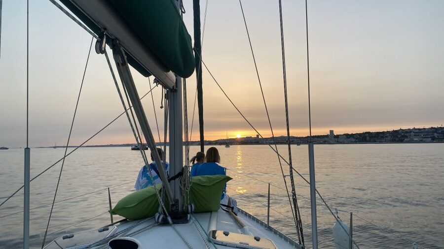 Lisbon: Sunset Cruise on The Tagus River with Welcome Drink - Who should book this cruise?