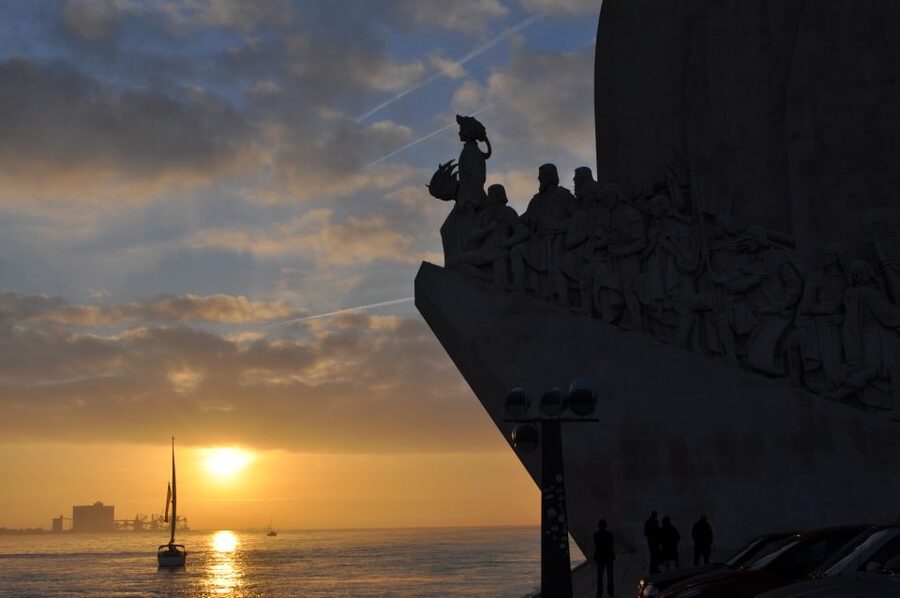 Lisbon: Sunset Cruise on The Tagus River with Welcome Drink - Why the Tagus is Lisbon’s best sunset seat