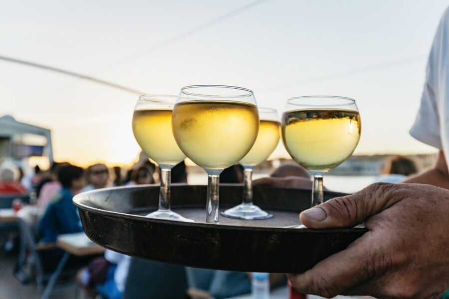 Lisbon: Sunset Cruise with Welcome Drink and Snacks - The Monument to the Discoveries and the turnaround