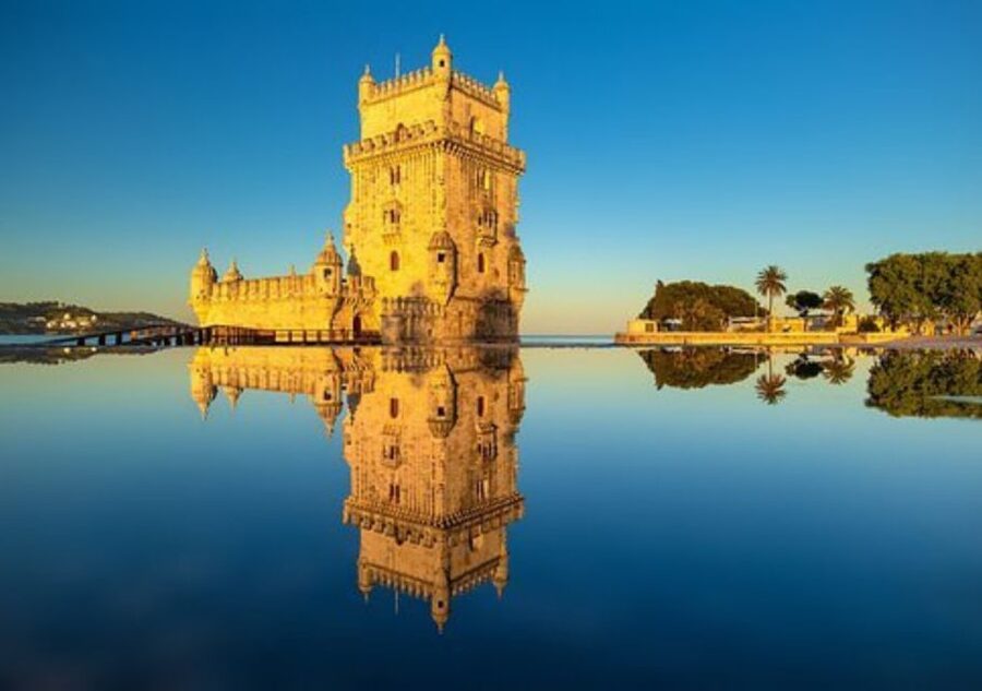 Lisbon: Tagus River Cruise to the Ocean & Dolphin Watching - Commerce Square and Lisbon from the Water