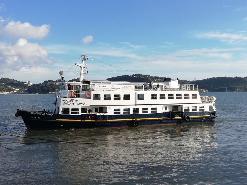 Lisbon: Tagus River Cruise with Welcome Drink - Why this Tagus cruise works so well