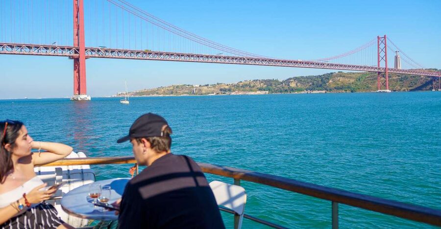 Lisbon: Tagus River Cruise with Welcome Drink - Commerce Square and the central waterfront