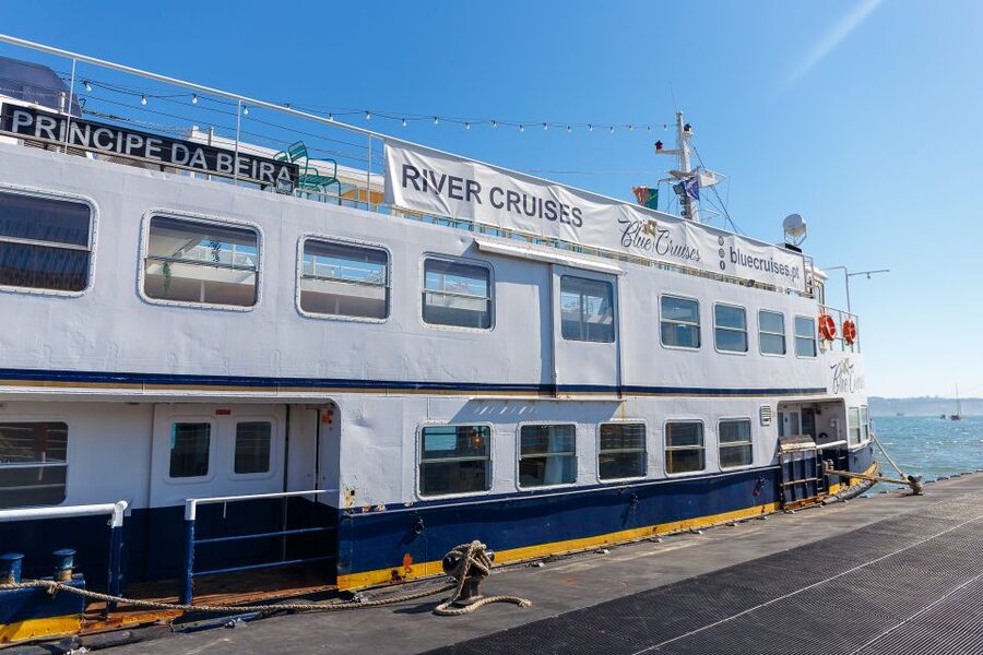 Lisbon: Tagus River Cruise with Welcome Drink - Christ the King across the river