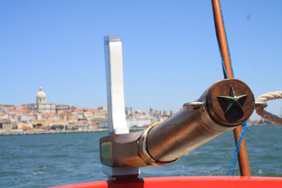 Lisbon: Tagus River Express Cruise in a Traditional Vessel - What the onboard atmosphere is like