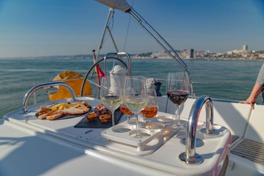 Lisbon: Tagus River Sailboat Tour - Commerce Square from the water