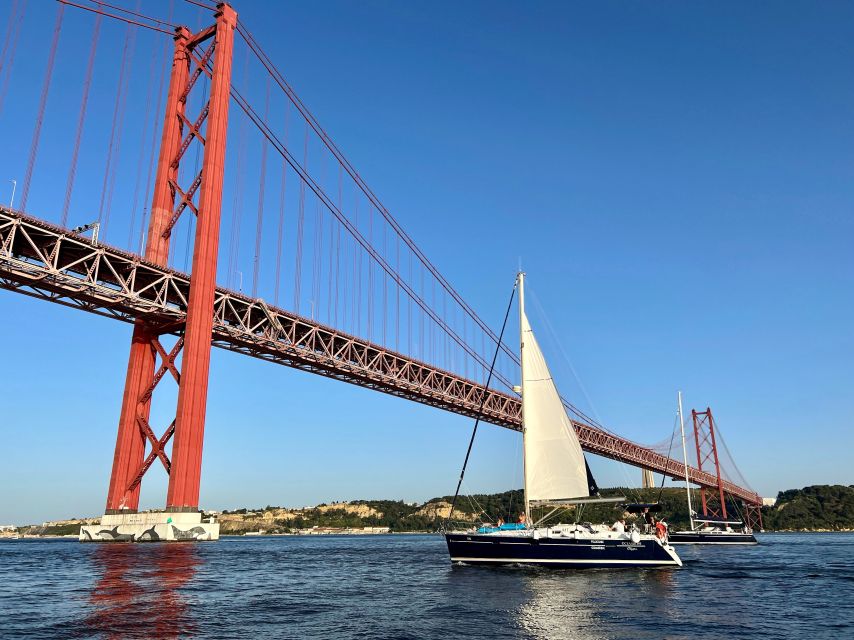 Lisbon: Tagus River Sunset Cruise with Drinks - Commerce Square and Alfama from the water