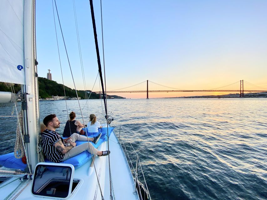 Lisbon: Tagus River Sunset Cruise with Drinks - Cacilhas and Christ the King