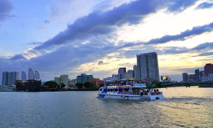 Lively Saigon River Sightseeing Cruise + Guided Walking Tour - What this Saigon River experience is really like