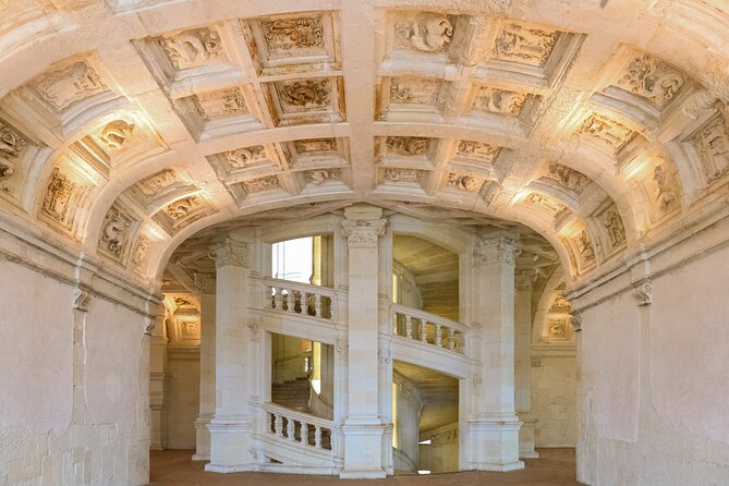 Loire Valley Castles Day Trip from Paris with Complementary Wine - Château de Chenonceau: the graceful finish