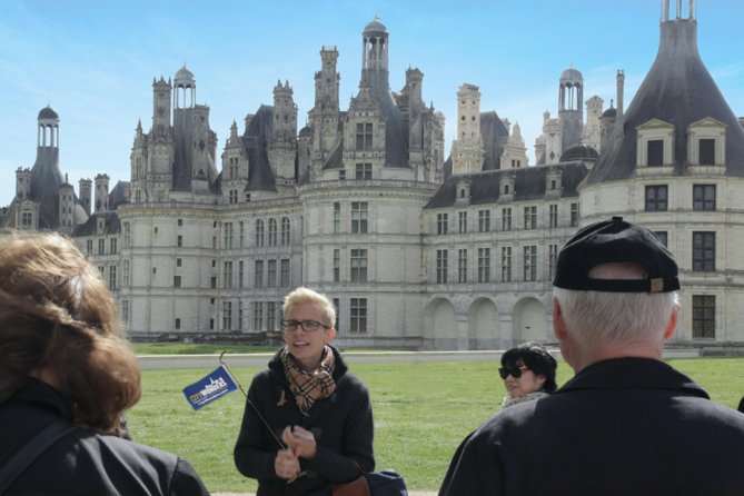 Loire Valley Castles Day Trip from Paris with Complementary Wine - Coach comfort and the long return to Paris