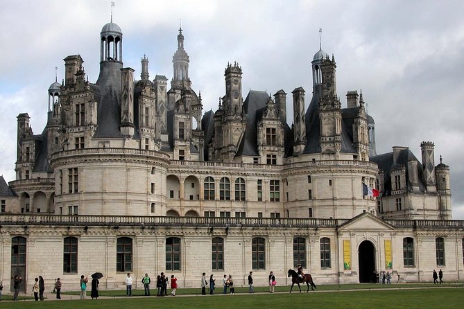 Loire Valley Castles VIP Private Tour: Chambord, Chenonceaux, Amboise - Chenonceau, the castle over the Cher