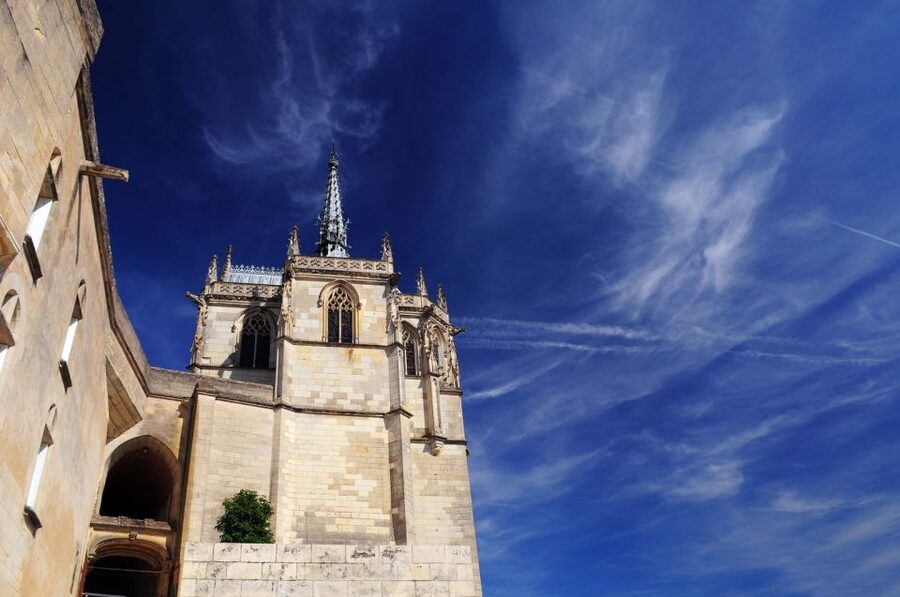 Loire Valley: Château Royal d'Amboise Entrance Ticket - Take your time on the terraces and Loire-facing balconies